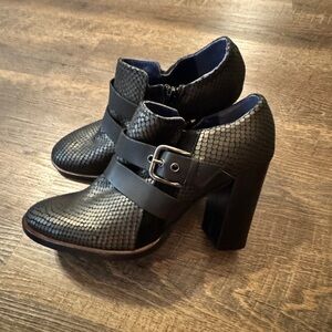 valentina rangoni leather ankle booties size 7.5 N